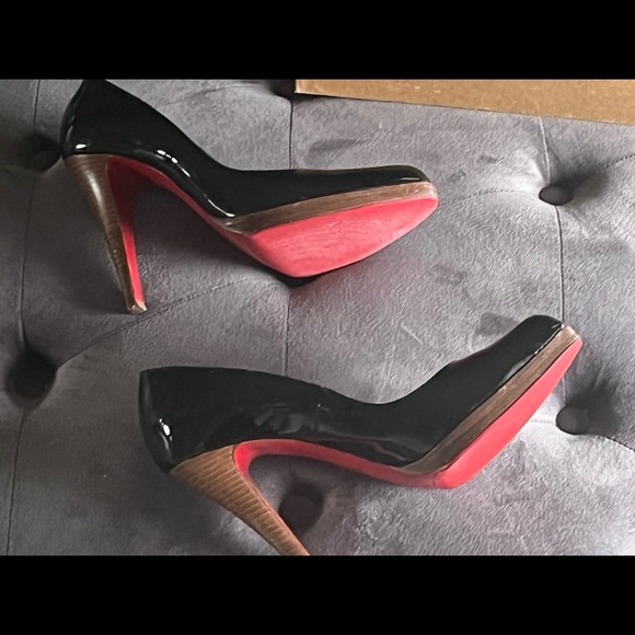 Christian Louboutin | Patent New Simple Pumps - 39 - Picture 11 of 13